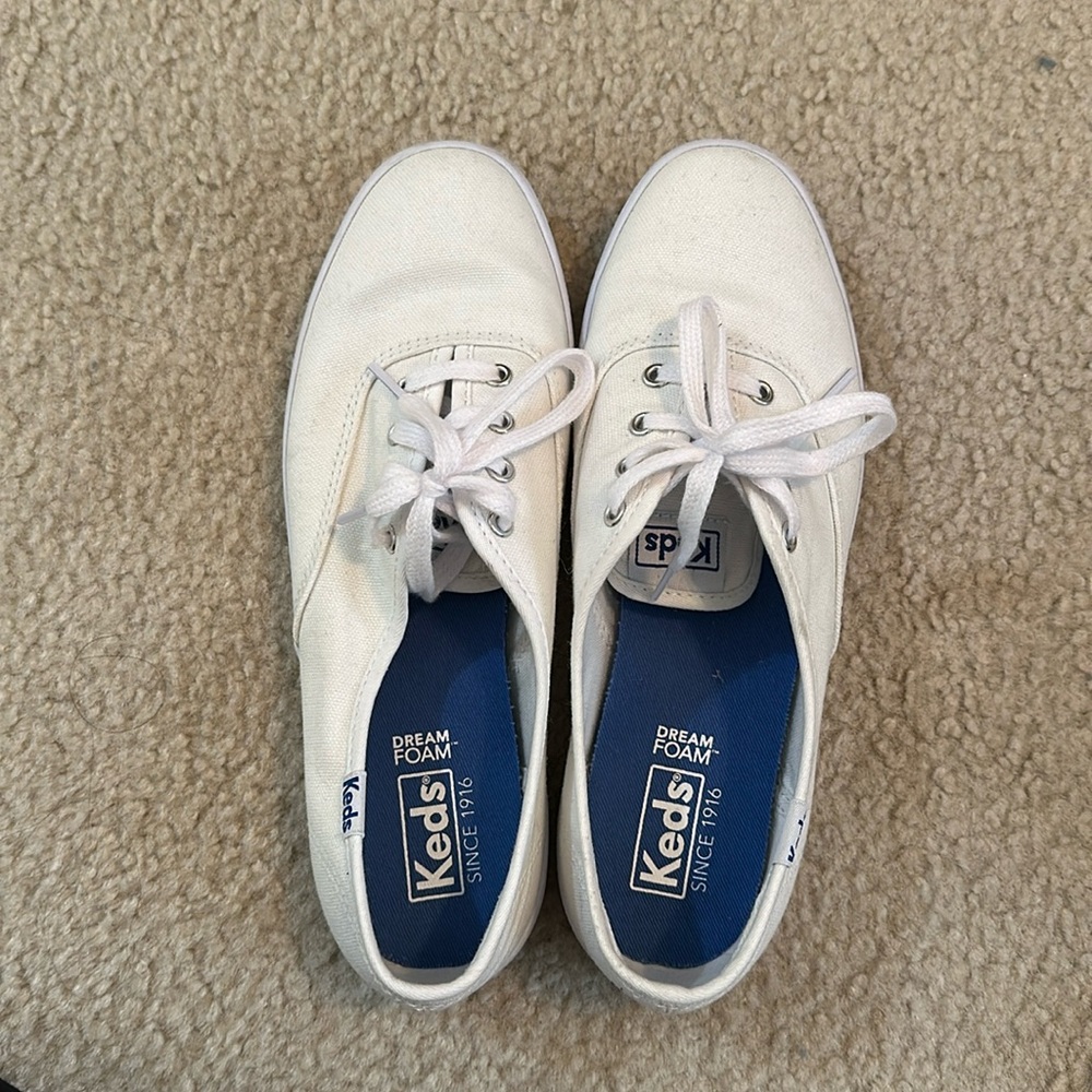 Keds shoes in white size women’s 6